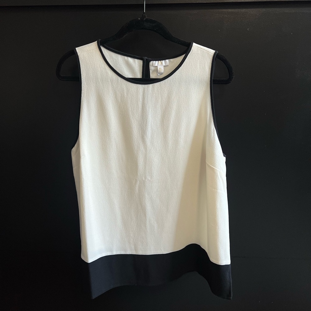 C Women's Black and White Sleeveless Top